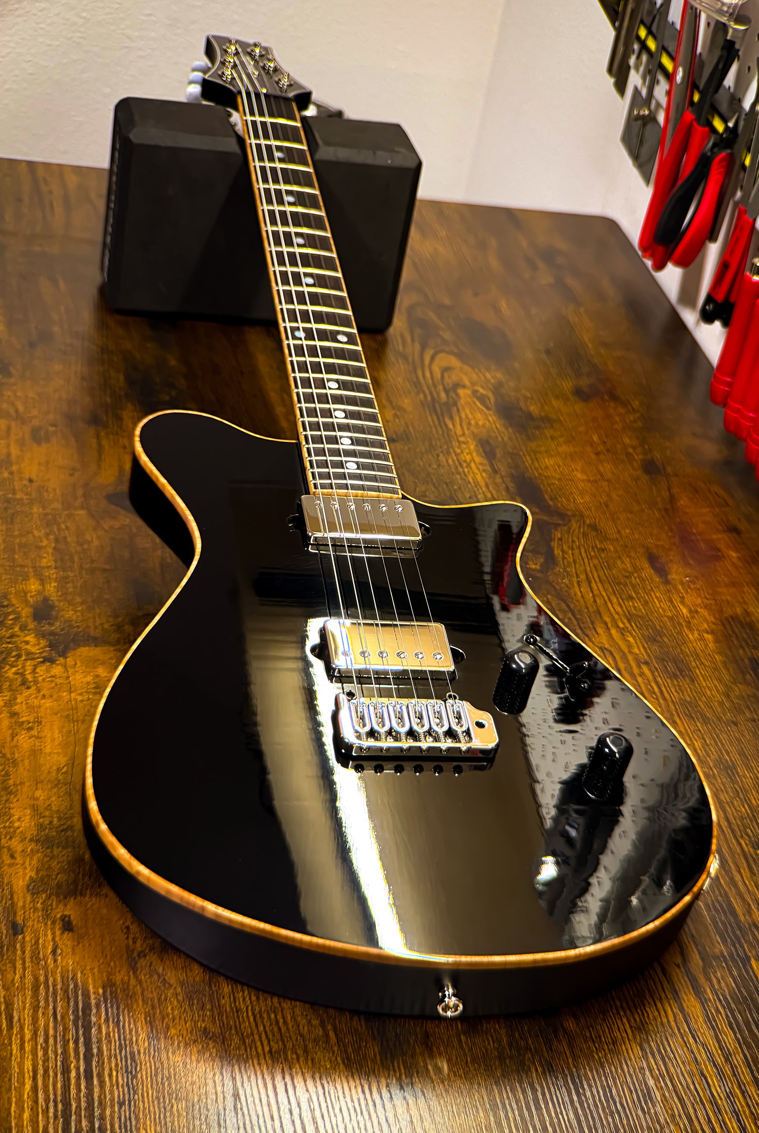 Carneglia Custom Shop Sublime Electric Guitar - Ebony