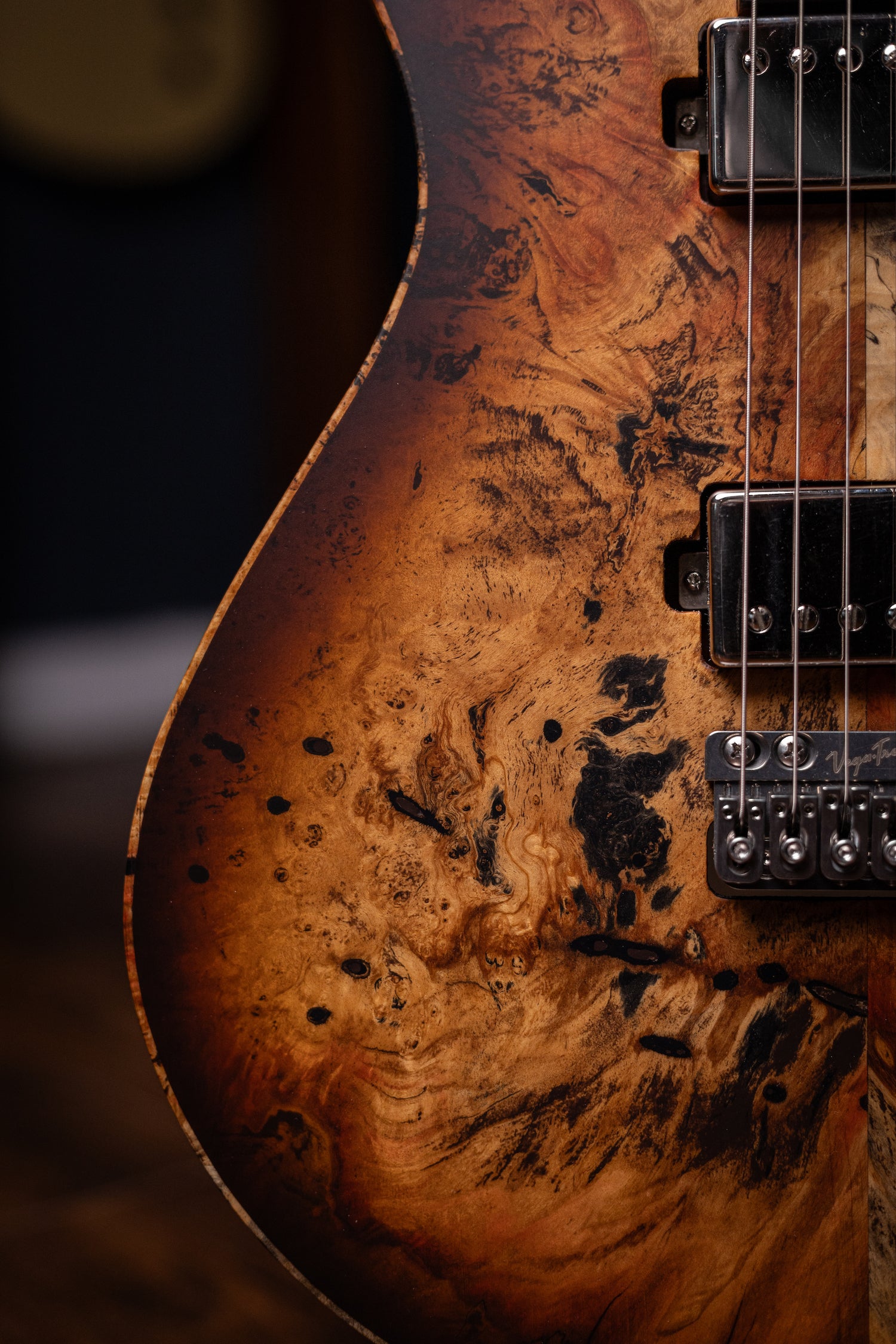 Carneglia Sublime Burl Top Electric Guitar with Brazilian Fretboard - Tobacco Burst